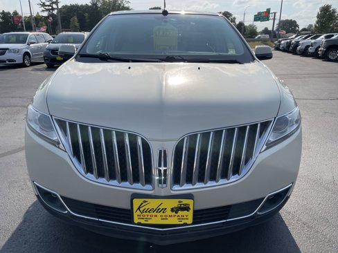 Used 2014 Lincoln MKX AWD w/ Equipment Group 102A image 3