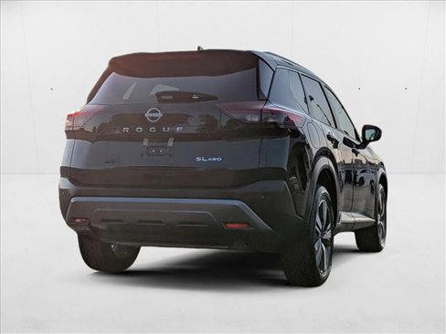 Used 2023 Nissan Rogue SL image 5