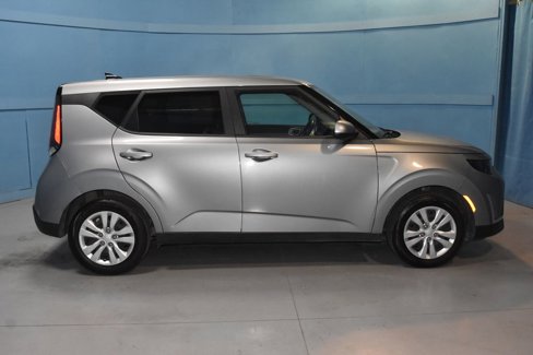 Used 2023 Kia Soul LX image 19
