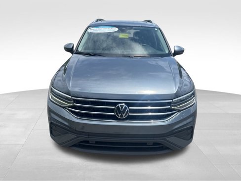 Used 2022 Volkswagen Tiguan SE image 3