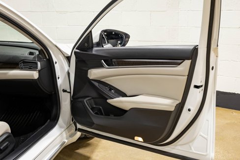 Used 2018 Honda Accord EX-L image 26