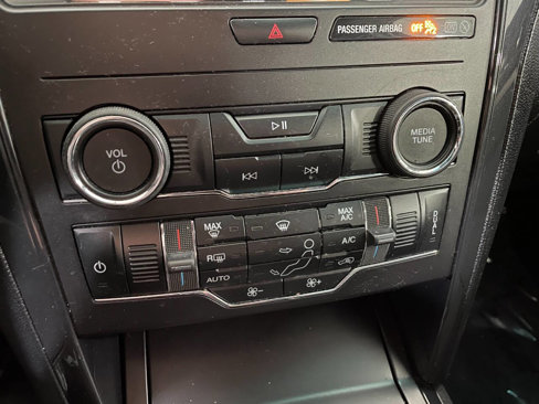 Used 2018 Ford Explorer XLT w/ Equipment Group 201A image 38