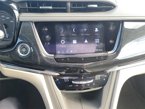 Used 2020 Cadillac XT6 Premium Luxury image 12