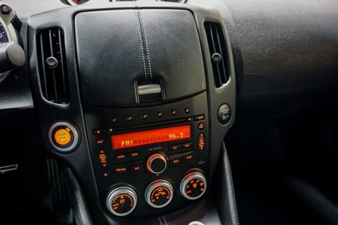Used 2010 Nissan 370Z Touring image 21