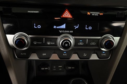 Used 2020 Hyundai Elantra SE w/ Cargo Package (C1) image 24