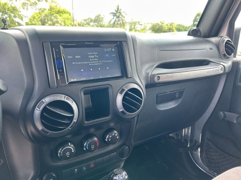 Used 2014 Jeep Wrangler Sport w/ Connectivity Group image 12
