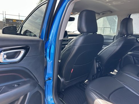Used 2022 Jeep Compass Trailhawk w/ Trailhawk Convenience Group image 11