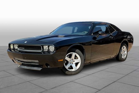 Used 2009 Dodge Challenger SE image 2