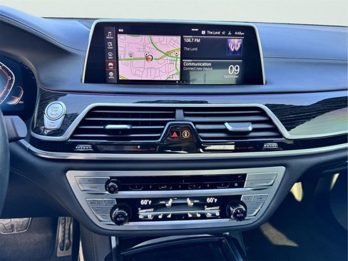Used 2022 BMW 750i xDrive w/ Executive Package image 39