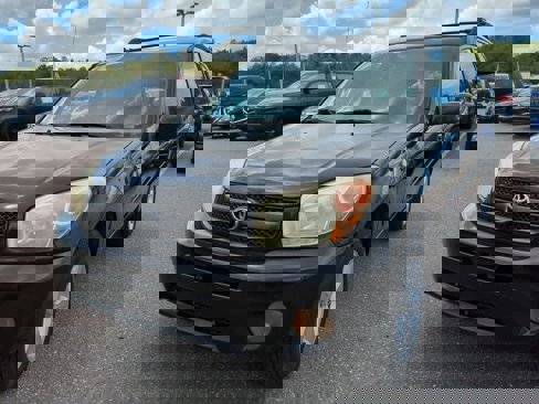 Used 2005 Toyota RAV4 2WD image 2