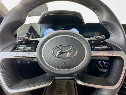 Used 2023 Hyundai Elantra SEL w/ Convenience Package image 10