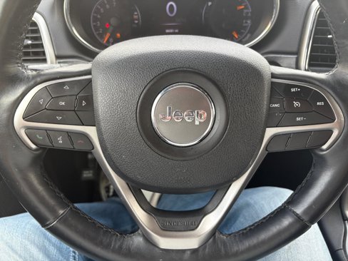 Used 2018 Jeep Grand Cherokee Limited image 25