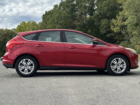 Used 2012 Ford Focus SEL w/ SEL/Titanium Winter Pkg image 11