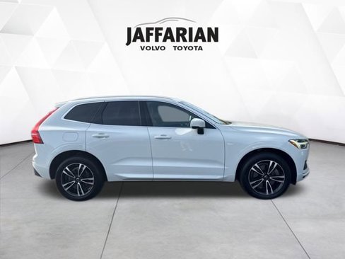Used 2020 Volvo XC60 T6 Momentum image 2