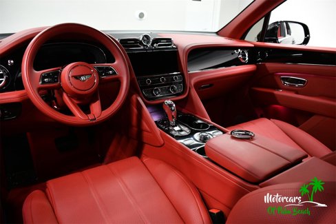 Used 2022 Bentley Bentayga image 18