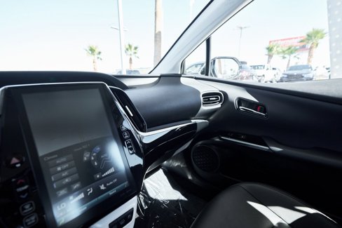 Used 2018 Toyota Prius Prime Premium image 50