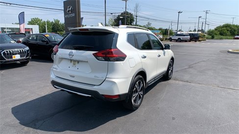 Used 2018 Nissan Rogue SL w/ Premium Package image 5