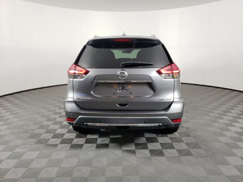 Used 2020 Nissan Rogue SV image 4