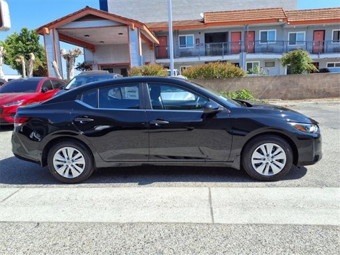 New 2025 Nissan Sentra S image 4