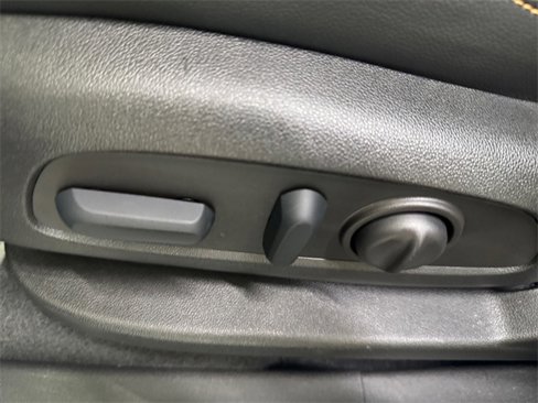 Used 2022 Chevrolet Equinox Premier image 23