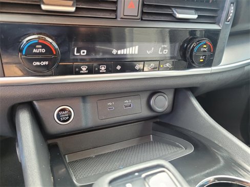 Used 2023 Nissan Rogue SV image 23