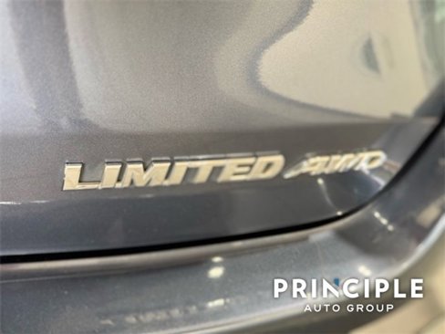 Used 2018 Toyota Highlander Limited image 12