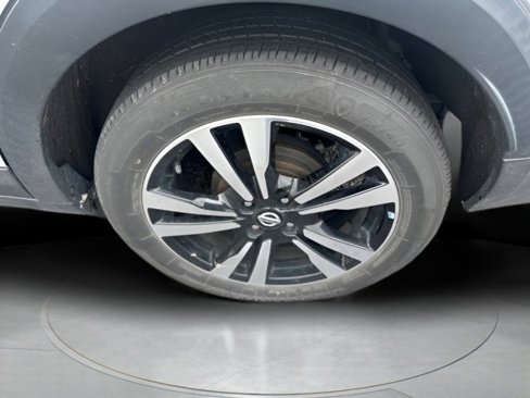 Used 2020 Nissan Kicks SV image 9