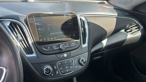 Used 2021 Chevrolet Malibu LT image 19