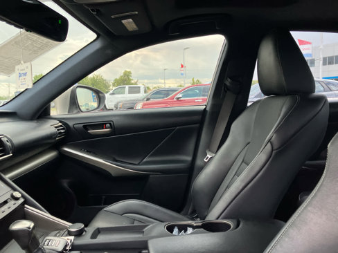 Used 2018 Lexus IS 300 image 10