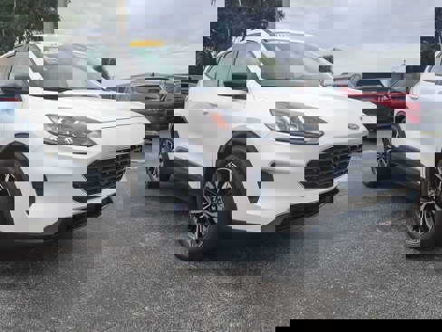 Used 2022 Ford Escape SE w/ SE Sport Appearance Package image 2