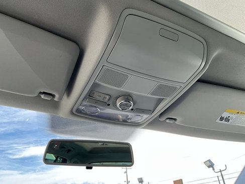 Used 2012 Volkswagen Tiguan SE image 16