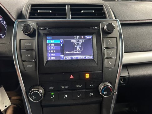 Used 2017 Toyota Camry SE image 15