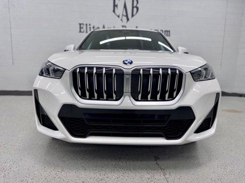 Used 2025 BMW X1 xDrive28i image 3