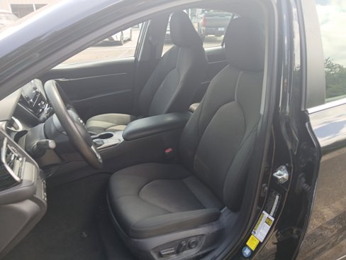 Used 2023 Toyota Camry LE image 10