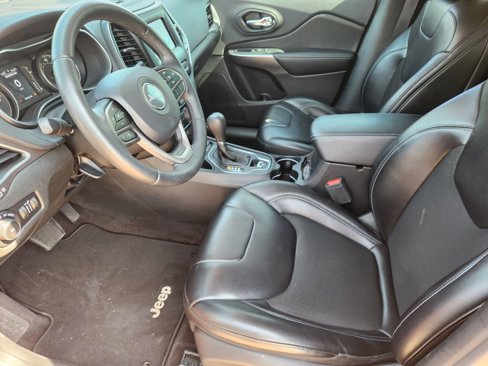 Used 2019 Jeep Cherokee Latitude Plus image 23