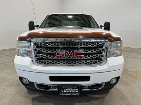 Used 2011 GMC Sierra 2500 Denali image 3