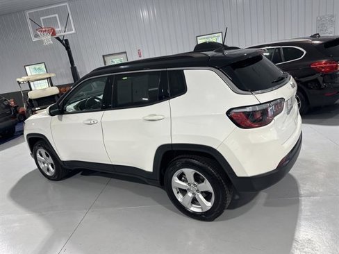 Used 2019 Jeep Compass Latitude w/ Popular Equipment Group image 5