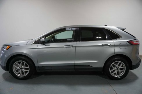 Used 2023 Ford Edge SEL image 2