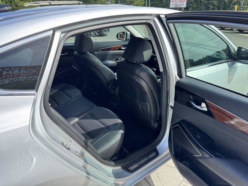 Used 2018 Kia Cadenza Technology image 15