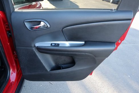 Used 2020 Dodge Journey SE w/ Blacktop Package image 17