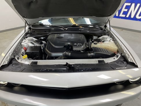 Used 2023 Dodge Challenger SXT w/ Blacktop Package image 9