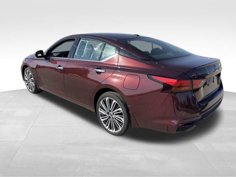 Used 2024 Nissan Altima 2.5 SL image 3