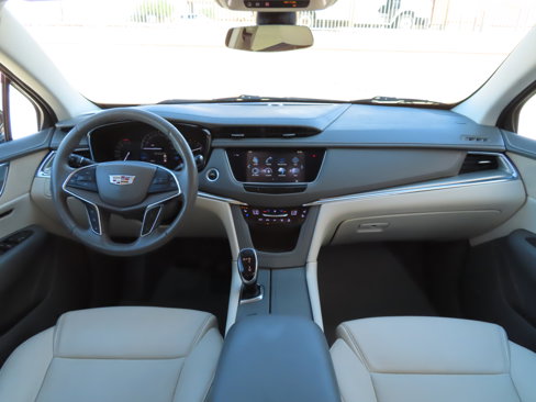 Used 2019 Cadillac XT5 Premium Luxury image 2