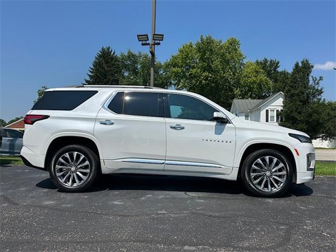 Used 2023 Chevrolet Traverse Premier image 8