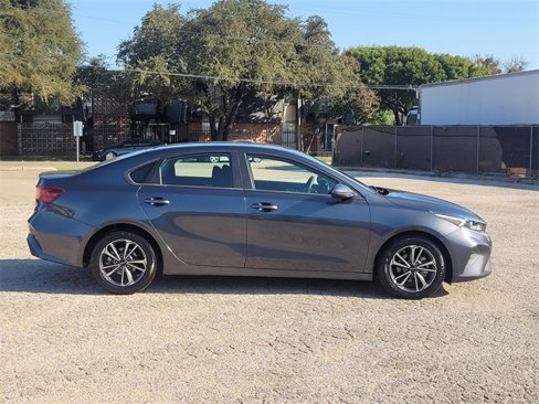 Used 2024 Kia Forte LXS image 6
