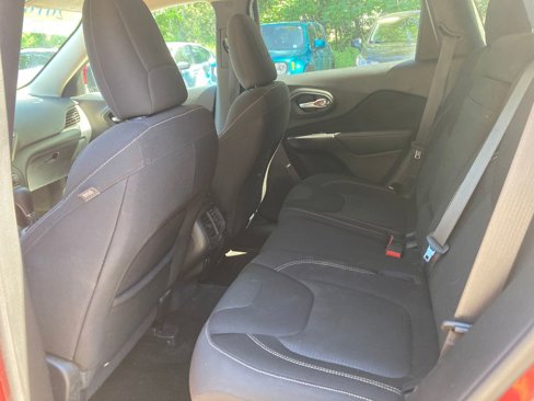 Used 2016 Jeep Cherokee Latitude w/ Safety/Convenience Group image 29