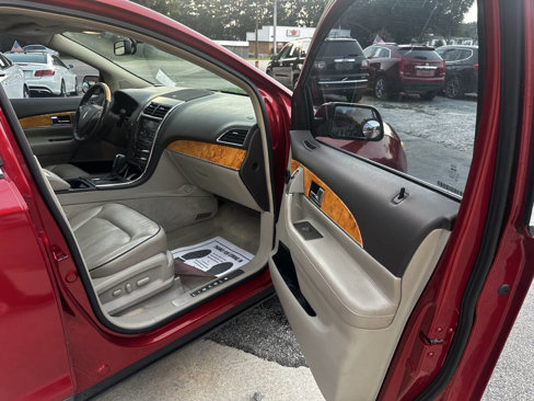 Used 2012 Lincoln MKX AWD image 18