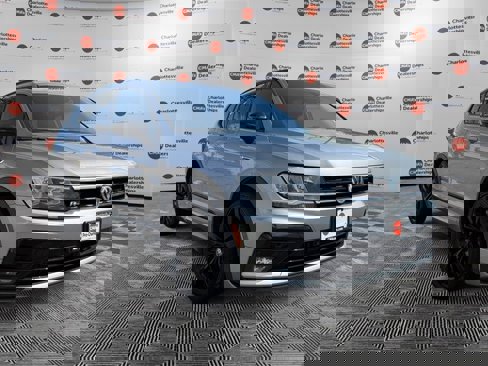 Used 2021 Volkswagen Tiguan SE R-Line w/ 3rd Row Seat Package image 7