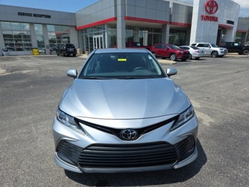 Used 2024 Toyota Camry LE image 2