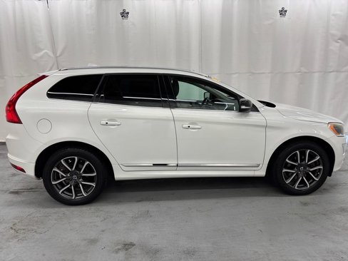 Used 2017 Volvo XC60 T6 Dynamic w/ Climate Package image 6
